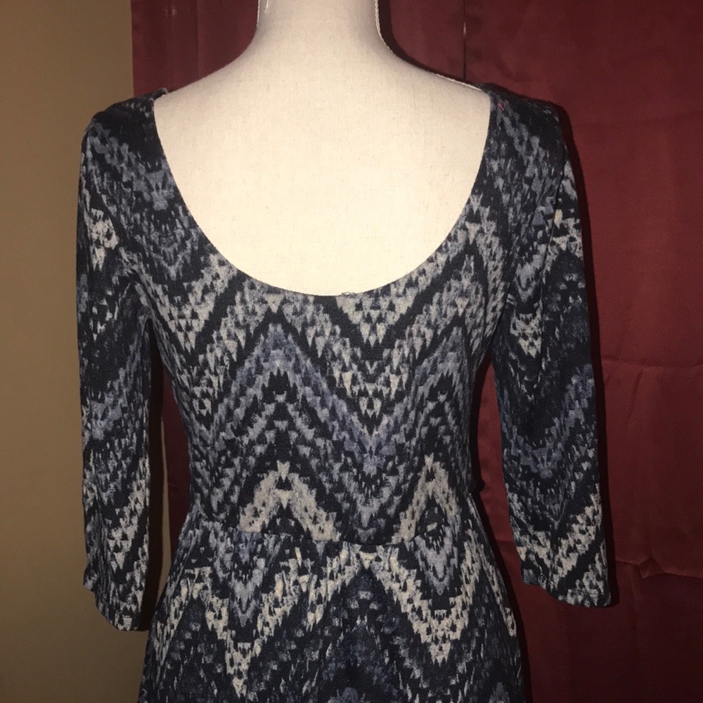 Patterned Dress - Picture 3 of 3